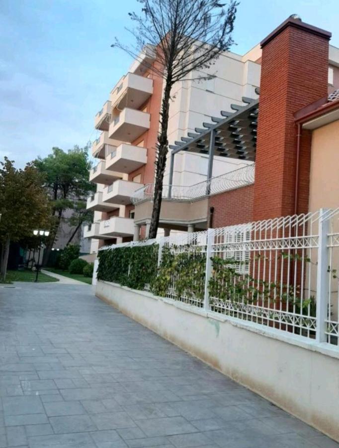 Seaview Haven - Golem, Albania Apartment Голем Екстериор снимка
